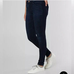 Stella by Buckle Mid-Rise Skinny Stretch Jean size‎ 26 x 31 1/2 New with tags